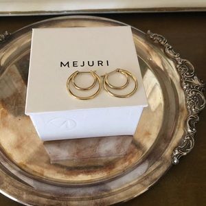 Mejuri Crescent Hoops ✨🌙